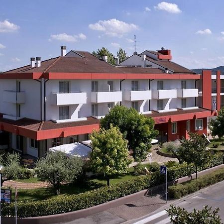 Hotel Lo Zodiaco Abano Terme Buitenkant foto