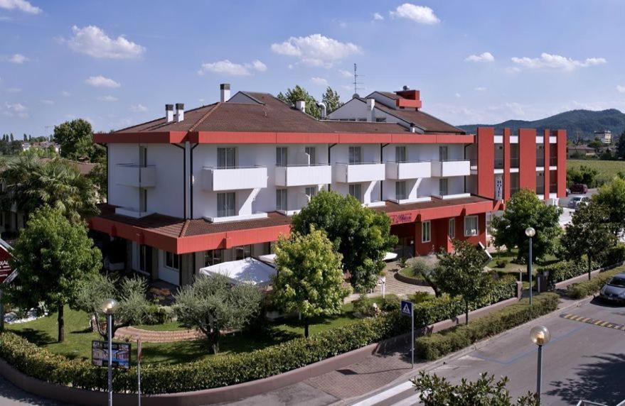 Hotel Lo Zodiaco Abano Terme Buitenkant foto