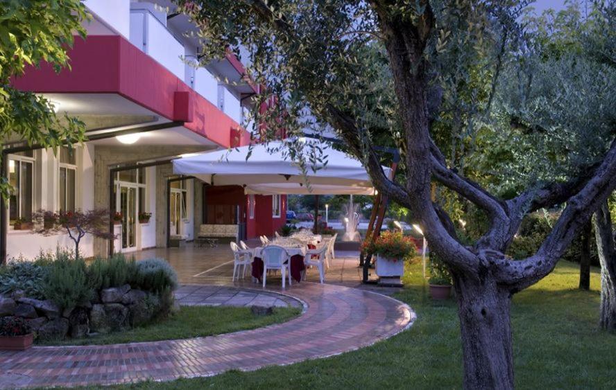 Hotel Lo Zodiaco Abano Terme Buitenkant foto
