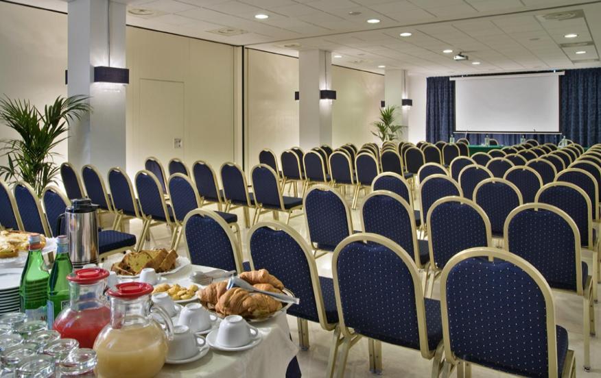 Hotel Lo Zodiaco Abano Terme Buitenkant foto