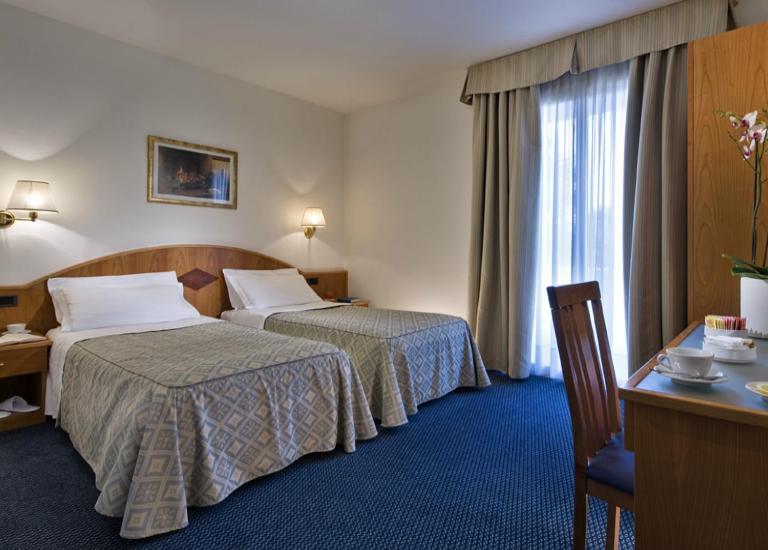 Hotel Lo Zodiaco Abano Terme Buitenkant foto